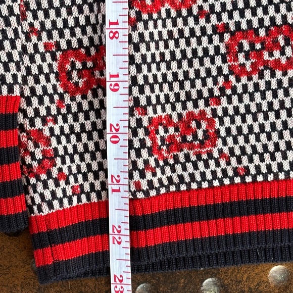 Gucci Ivory, Blue, and Red Wool Cardigan with GG Pattern NEW WITH TAGS - Picture 9 of 9